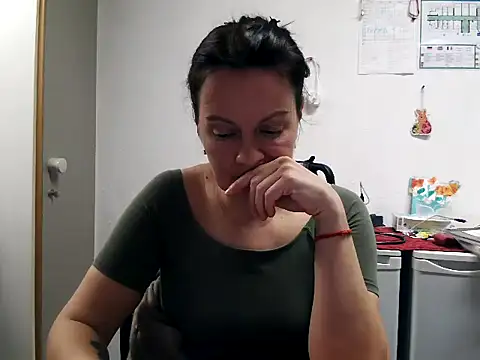 LoveNBloom Webcam Show