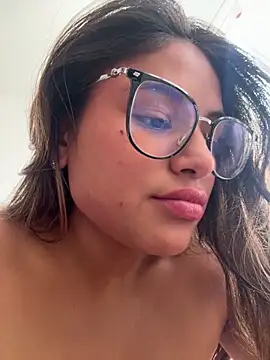 SaraParisiのライブXXXチャット