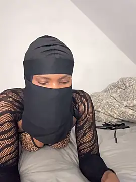 KiaraAmara: онлайн-секс-чат