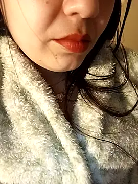 LONA-_- Live XXX Chat