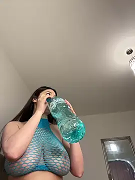 IrisBlues' Live XXX Chat