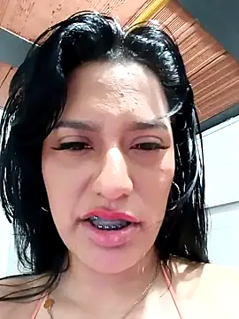 دردشة KorinaKovaa الجنسية المباشرة