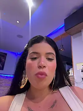 Chat +18 de Rafaellaz ao vivo