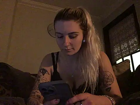 xxamyleighxx élő XXX-chatje