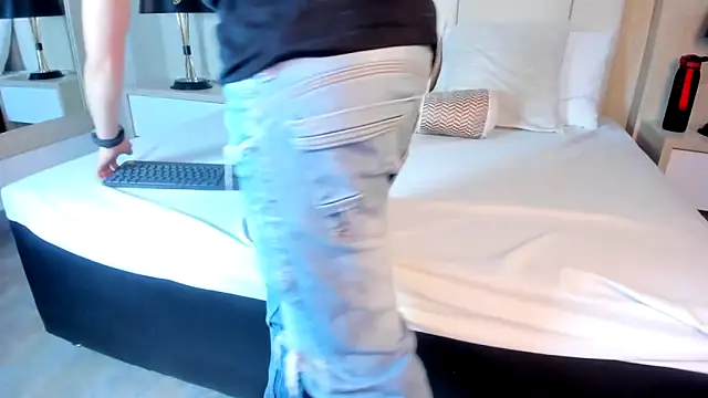 ZoeKrug লাইভ XXX চ্যাট