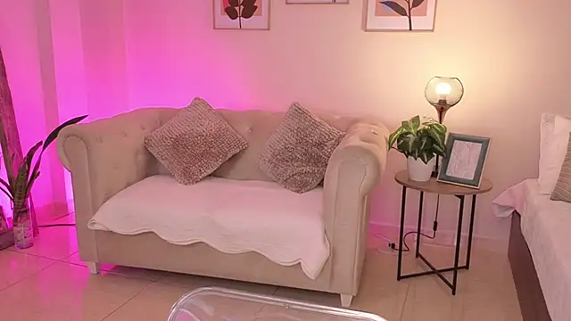 DahianaWalcott élő XXX-chatje