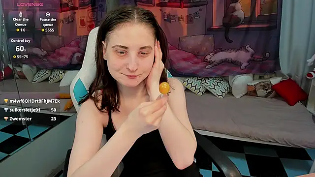 KiraDuvall Adlı Modelin Canlı XXX Sohbeti