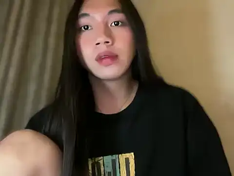 kat_mire Adlı Modelin Canlı XXX Sohbeti