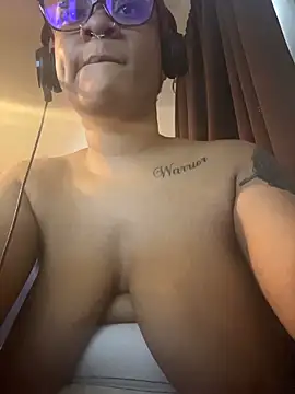 Chat XXX en directo de nickytheehawtie