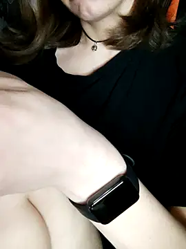 Aashikalaa Adlı Modelin Canlı XXX Sohbeti