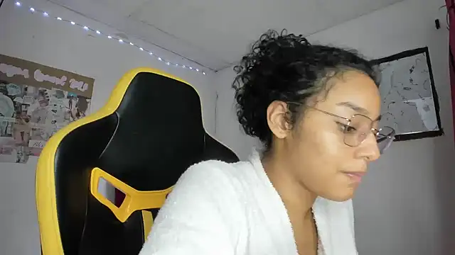 emily_stars1 élő XXX-chatje