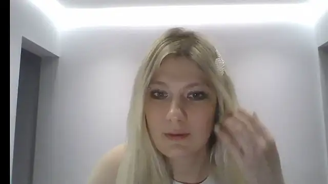 Chat XXX en directo de Foxy_Bright