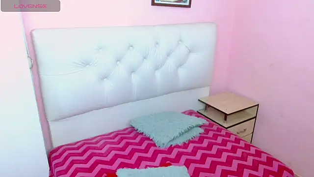 x_isabella_x Adlı Modelin Canlı XXX Sohbeti