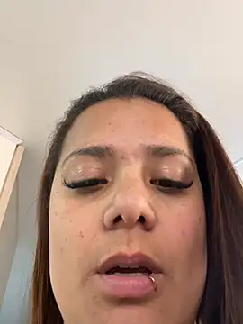 Pretty__Milf 在線直播表演