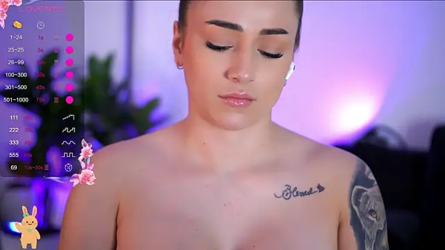 BabbyAisha Chat XXX in diretta