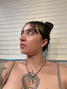 دردشة EmmyEvans1 الجنسية المباشرة