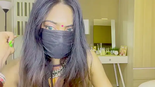 Pokazy przed kamerką – Monalisa_Don