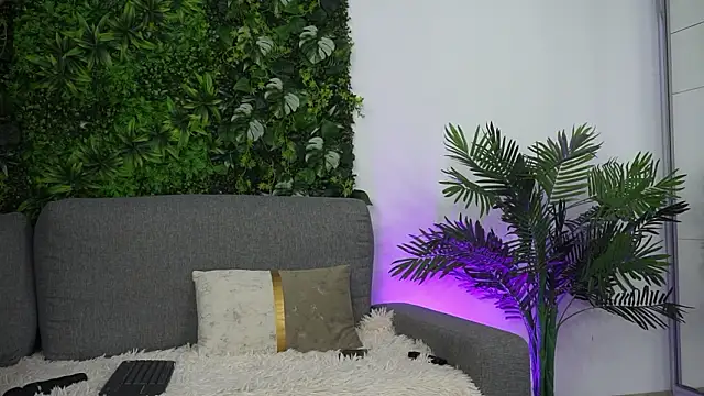 amiraroshen: онлайн-секс-чат