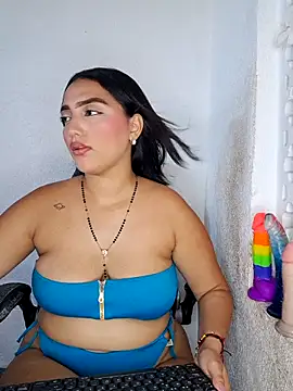 Pokazy przed kamerką – Mia_em