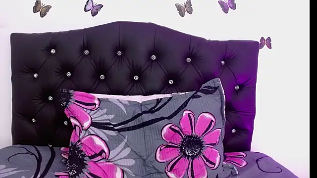 Coral_Villalobos' Live XXX Chat