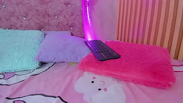 lovely__kiss__ Webcamshow