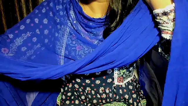 Chatroom XXX en direct de TheShyGirl_