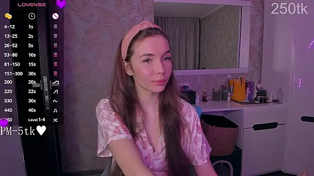 YonaBones Live XXX Chat