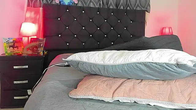 แชท XXX สดของ dereck_karter