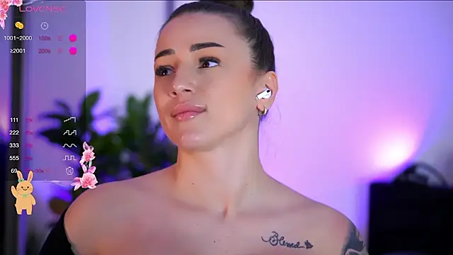 Chat +18 de BabbyAisha ao vivo