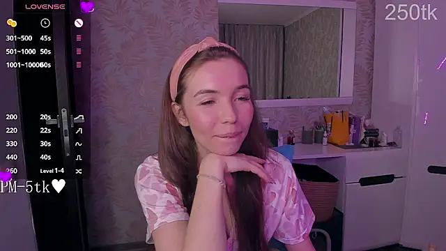 Chatroom XXX en direct de YonaBones