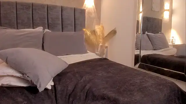 Lunaa_bellaa élő XXX-chatje