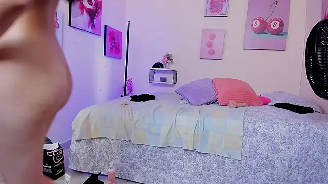 AnnyCotton Adlı Modelin Canlı XXX Sohbeti