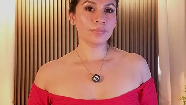 Sofia_Convers Adlı Modelin Canlı XXX Sohbeti