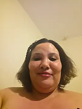 Curvy-Nthabi_X's Webcam Show