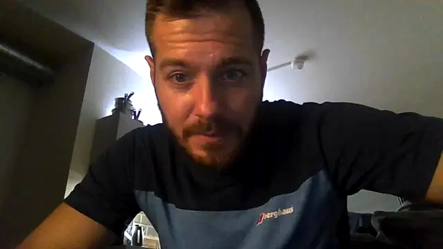 THE_CHEEKY_ALPHA 即時 XXX 聊天