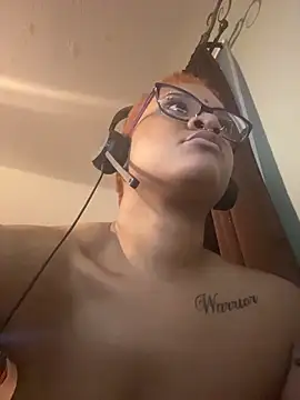 Онлайн чат XXX nickytheehawtie