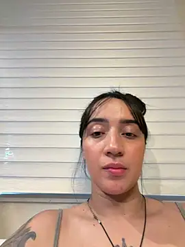 EmmyEvans1's Live XXX Chat