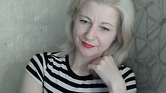 Katerina-Kissa élő XXX-chatje