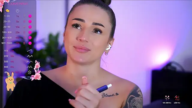 BabbyAisha élő XXX-chatje