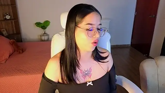 Renaxi_Smith élő XXX-chatje