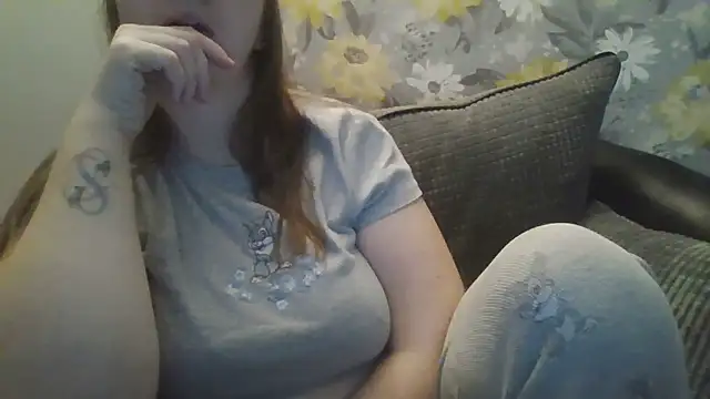 Curvy-Mizz-Darcy's Webcam Show