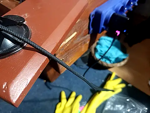 Show de RubberFetischem na webcam