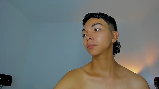 xhenisa_ – Naživo XXX chat