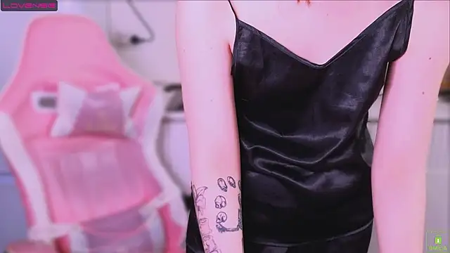 Airyhill Adlı Modelin Canlı XXX Sohbeti