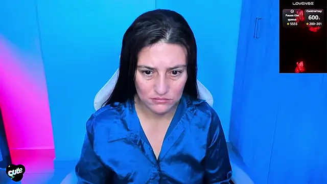 Saskyaan Live XXX chat