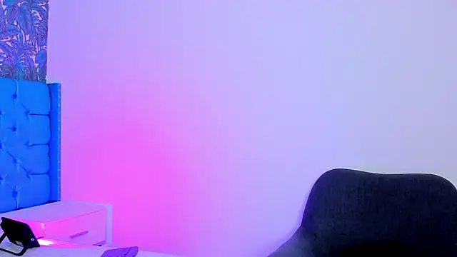 PariisRoa élő XXX-chatje