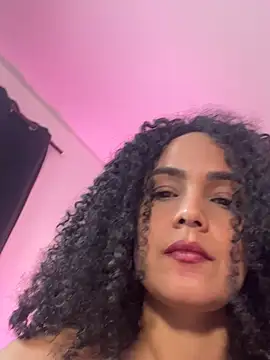 Samara_Hadi_ Adlı Modelin Canlı XXX Sohbeti