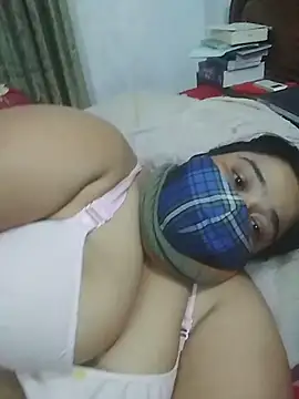 momo_loves Chat XXX live