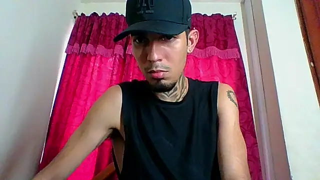 Show modela Stiward_newman na web-kameri