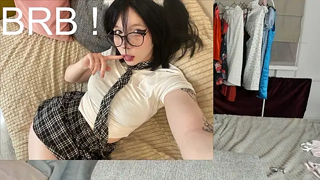 AuraShift's Live XXX Chat